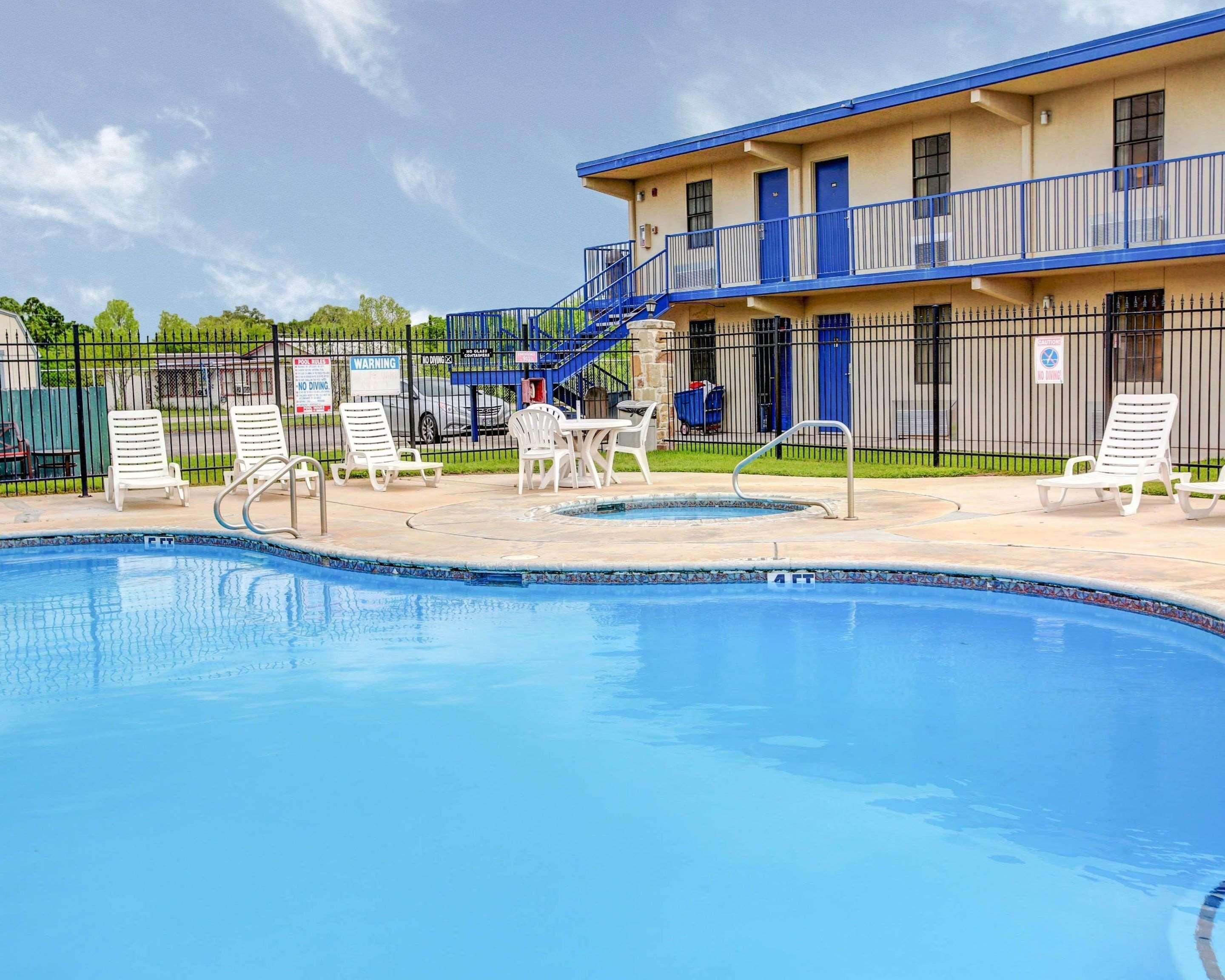 Rodeway Inn ניו בראונפלס מראה חיצוני תמונה