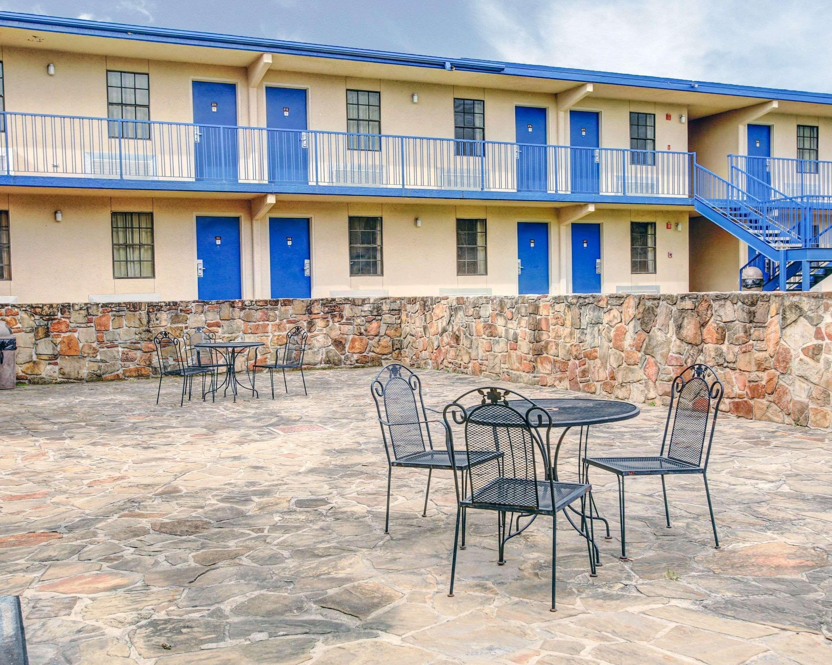 Rodeway Inn ניו בראונפלס מראה חיצוני תמונה