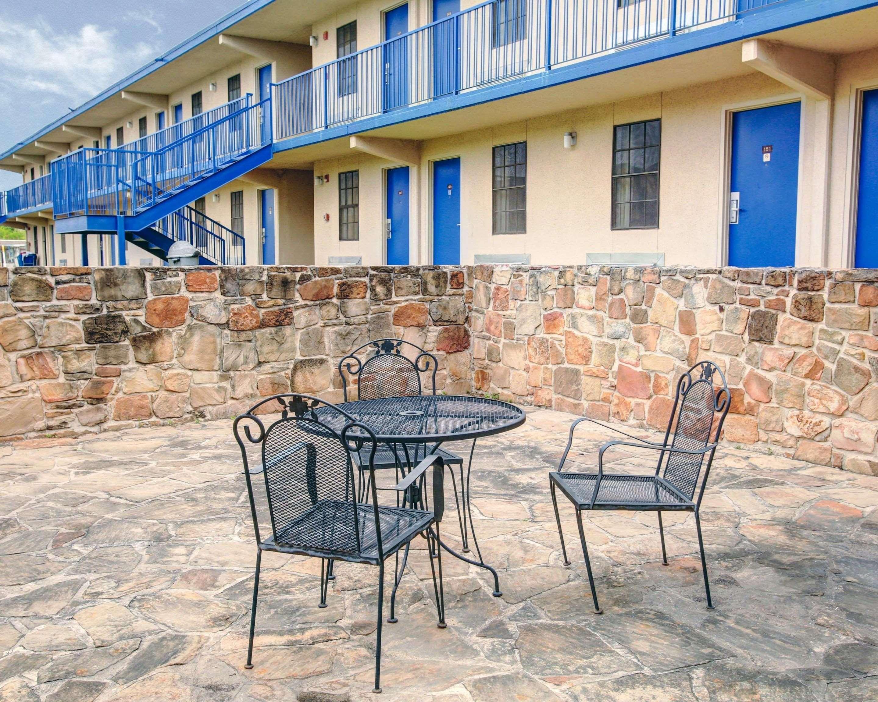 Rodeway Inn ניו בראונפלס מראה חיצוני תמונה